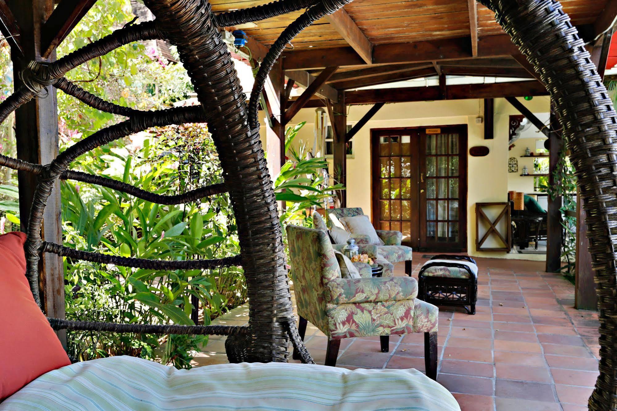 Villa Capri Cap Estate Esterno foto