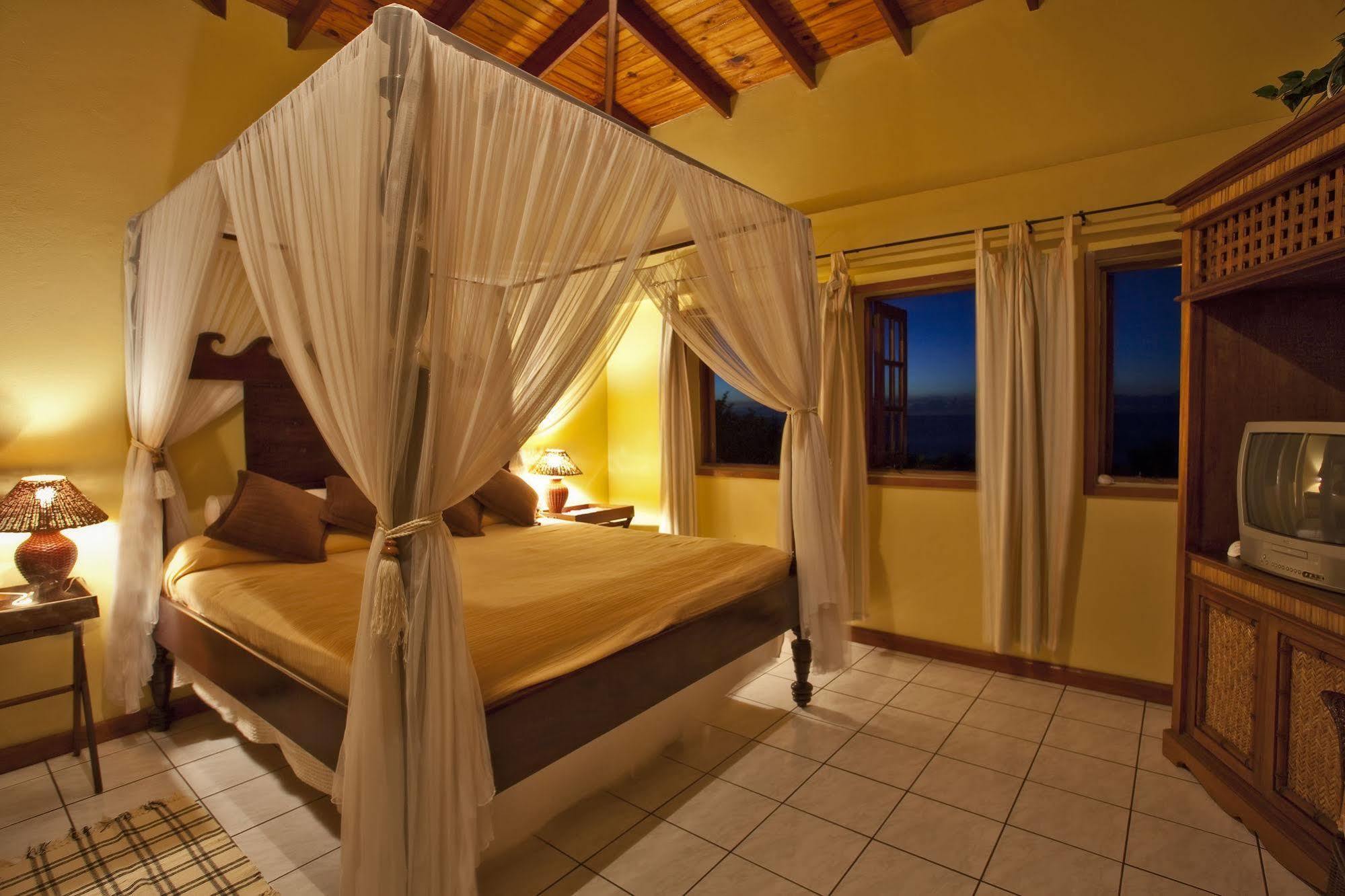 Villa Capri Cap Estate Esterno foto