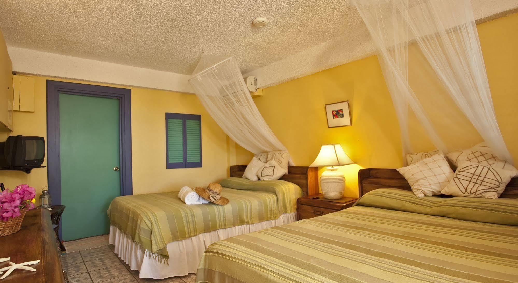 Villa Capri Cap Estate Esterno foto